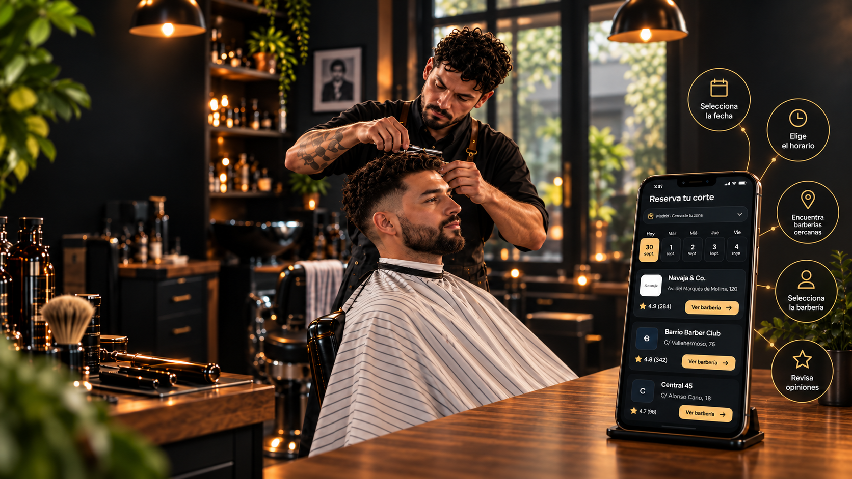 Barbero realizando un corte de cabello en una barbería de Ñuble